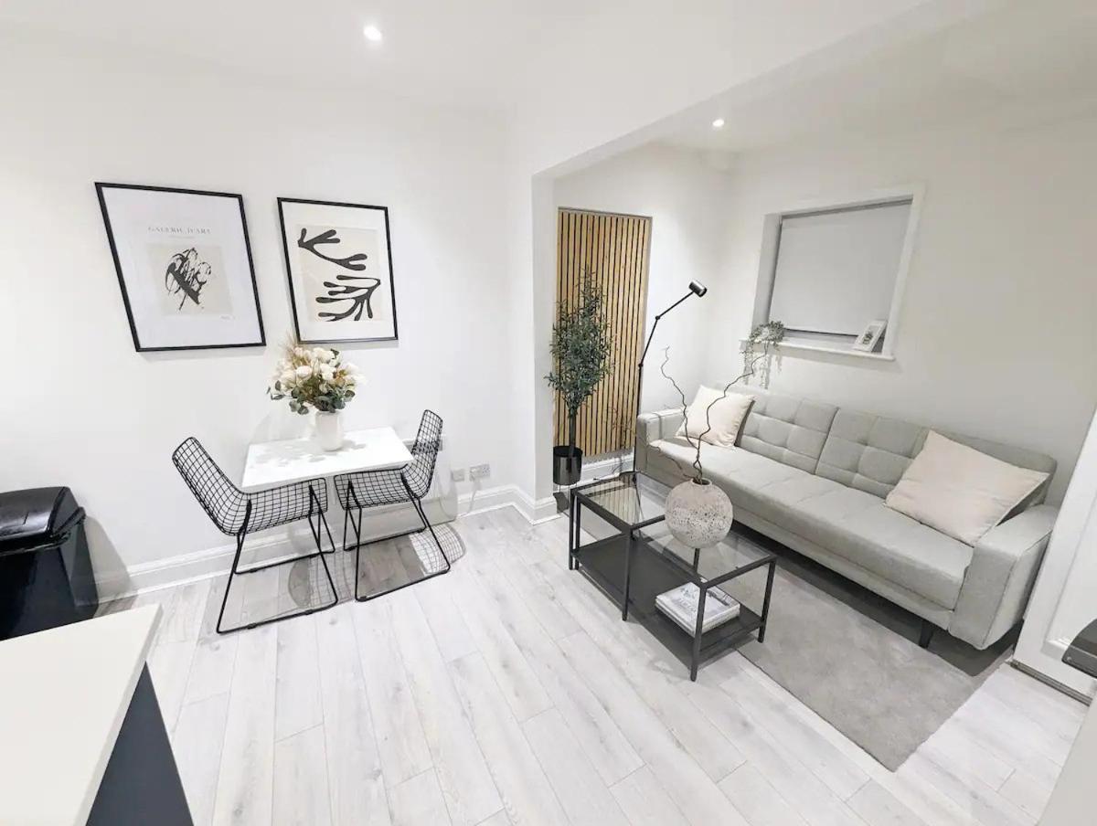 Quality Apartments Close To Tube ヘンドン エクステリア 写真