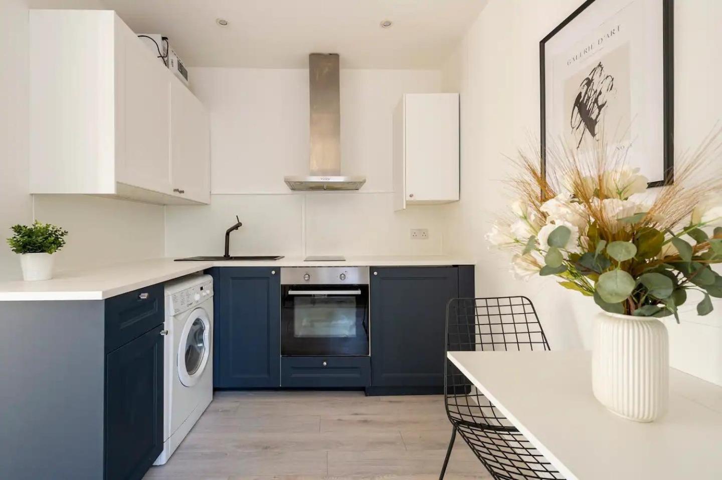 Quality Apartments Close To Tube ヘンドン エクステリア 写真