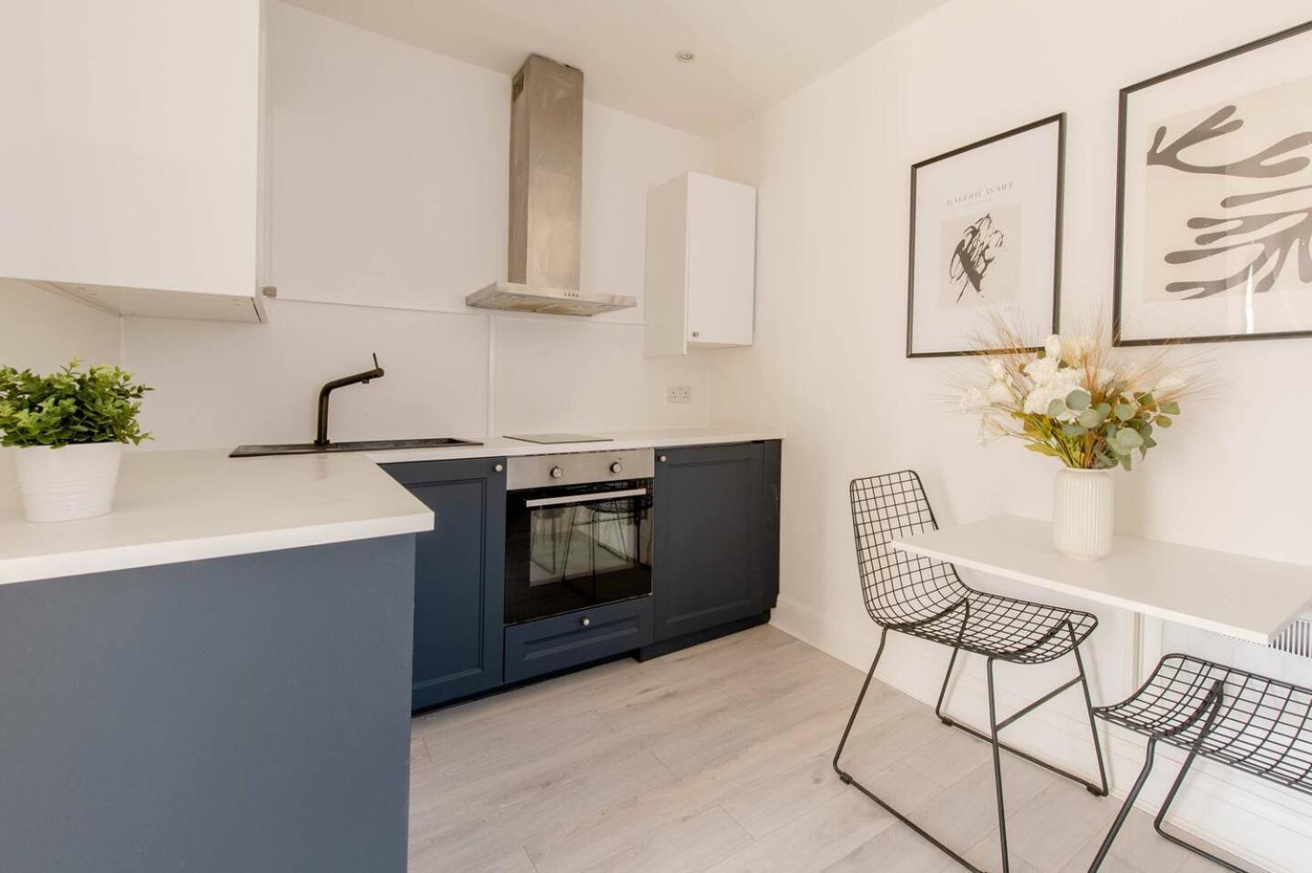 Quality Apartments Close To Tube ヘンドン エクステリア 写真
