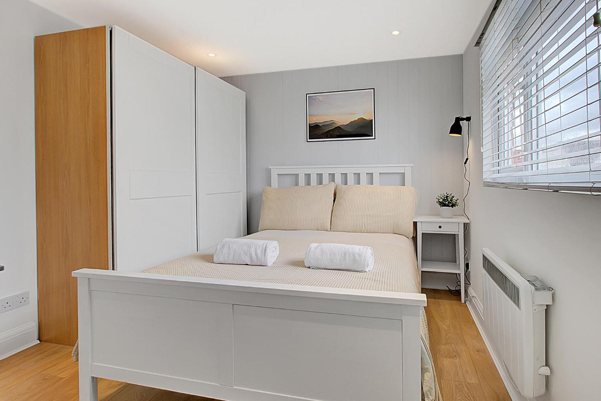 Quality Apartments Close To Tube ヘンドン エクステリア 写真