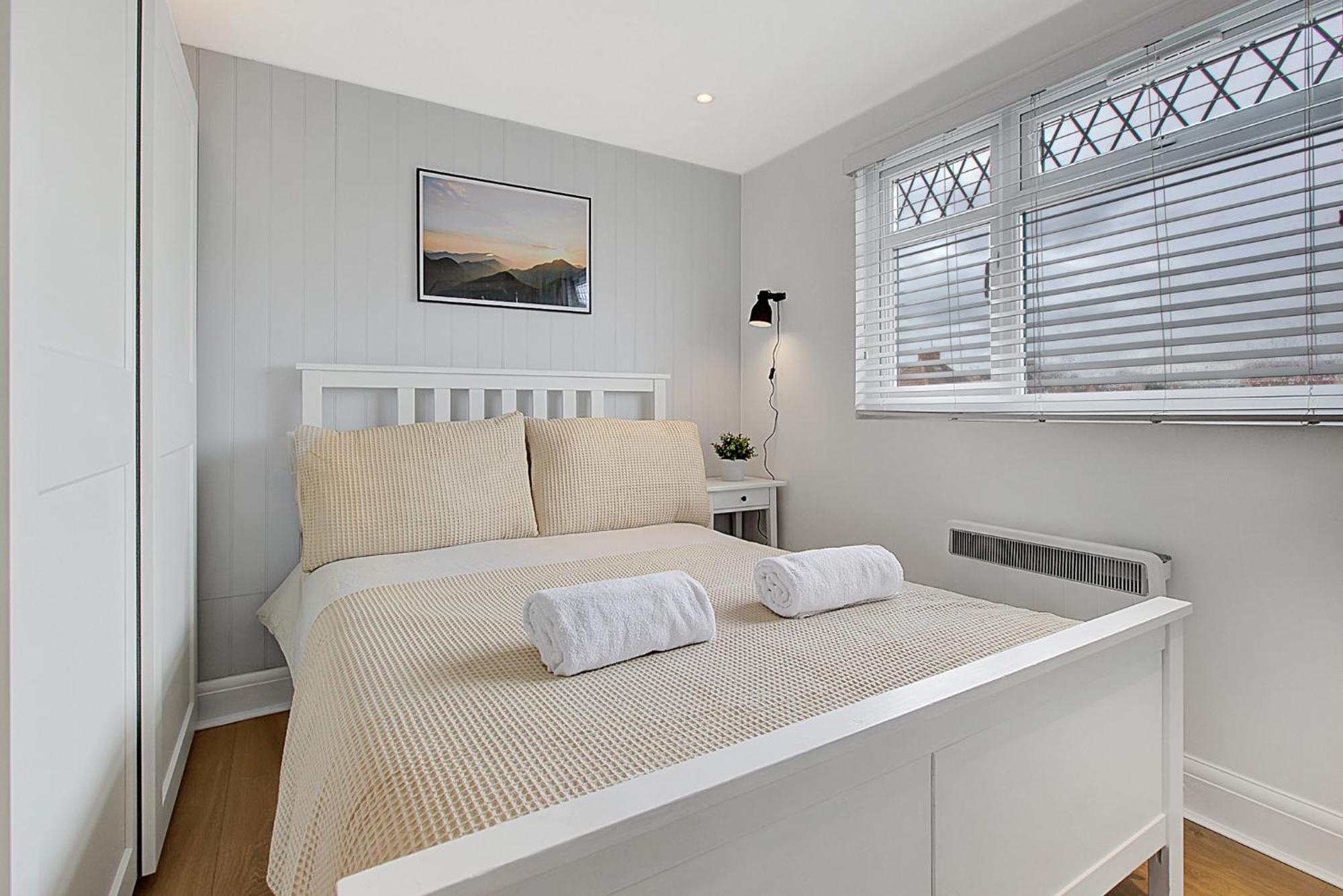 Quality Apartments Close To Tube ヘンドン エクステリア 写真